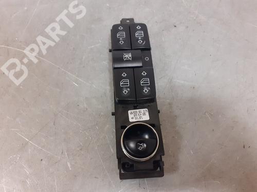 Used Right front window switch Right front window switch MERCEDES-BENZ S-CLASS (W220) S 320 CDI (220.025, 220.125) (204 hp) 8931712 8931712