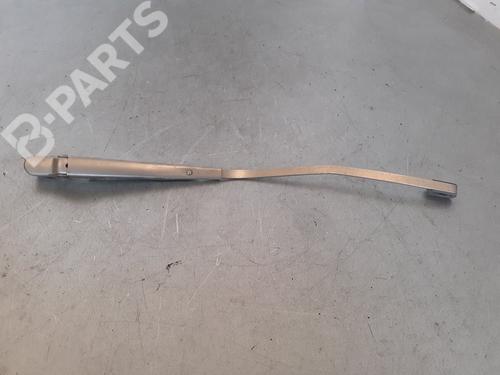 Used Front windshield wiper arm MERCEDES-BENZ /8 (W115) 220 D (115.110) (60 hp) 7542018