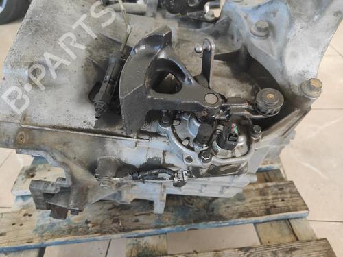 Gearbox FORD MONDEO III Saloon (B4Y) | BP15191565M3