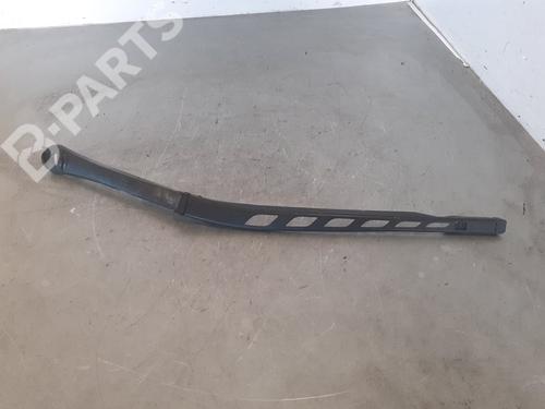 Used Front windshield wiper arm BMW 5 (E60) 525 d (177 hp) 8952173