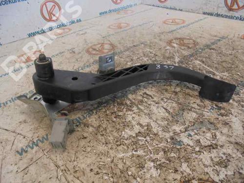 Clutch pedal OPEL ASTRA H GTC (A04) 1.9 CDTI (L08) (120 hp) 8780150