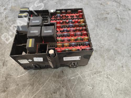 Used Fuse box FORD FIESTA V (JH_, JD_) 1.6 16V (100 hp) 27303016