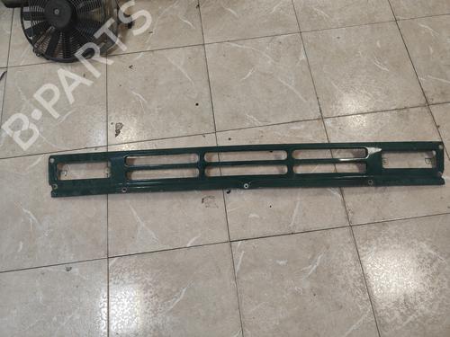 Rejilla Rejilla NISSAN PATROL III/1 Station Wagon (W160) [1979-1989] 36254878 36254878