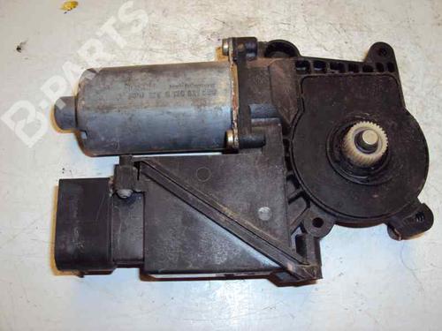 Rudehejsemotor bagstkærm højre MERCEDES-BENZ E-CLASS (W210) [1995-2003]  2703648