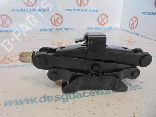 Used Jack Kit RENAULT MEGANE I Coach (DA0/1_) 1.9 dCi (DA05, DA1F) (102 hp) 14184683