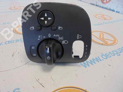 Used Headlight switch MERCEDES-BENZ CLK (C209) [2002-2010]  3354818
