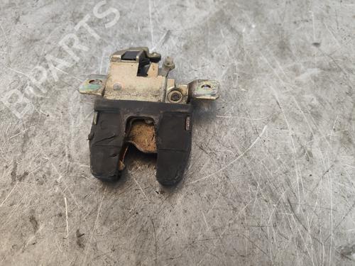 Used Tailgate lock VW VENTO (1H2) 1.9 D (65 hp) 26335038