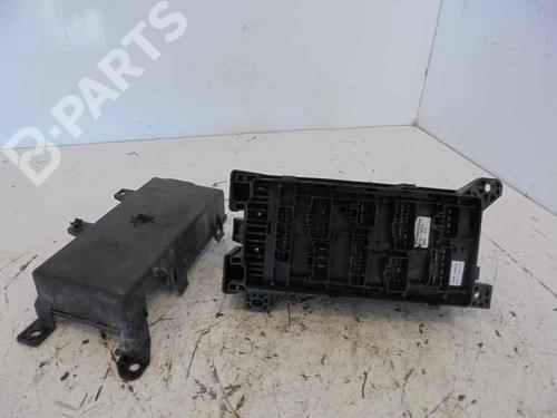 Used Fuse box KIA SORENTO I (JC) 2.5 CRDi 4WD (140 hp) 5608954