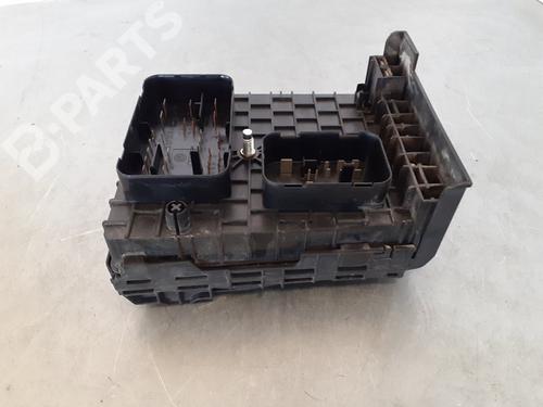 Fuse box SEAT ALTEA (5P1) 2.0 TDI (140 hp) 8110797