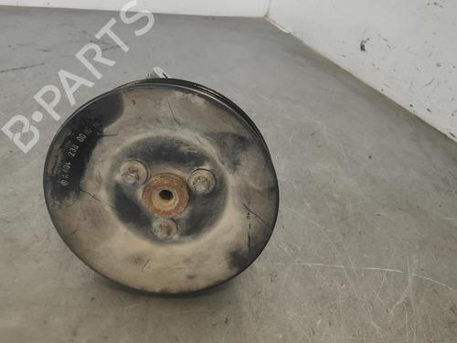 Used Steering pump MERCEDES-BENZ VITO Van (W638) 112 CDI 2.2 (638.094) (122 hp) 13526036