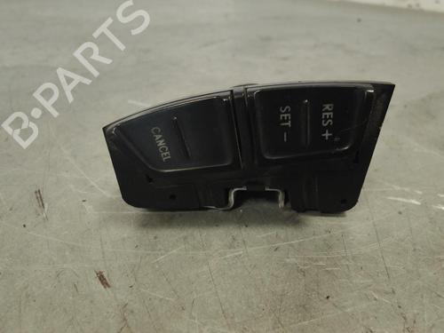 Used Steering wheel controls VW PASSAT B5.5 (3B3) [2000-2005]  15734972