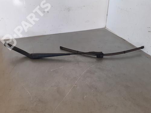 Used Front windshield wiper arm BMW X6 (E71, E72) xDrive 50 i (449 hp) 7967192