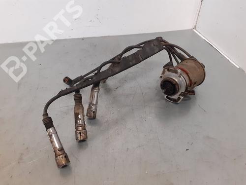 Used Ignition distributor VW VENTO (1H2) 1.6 (75 hp) 8754721