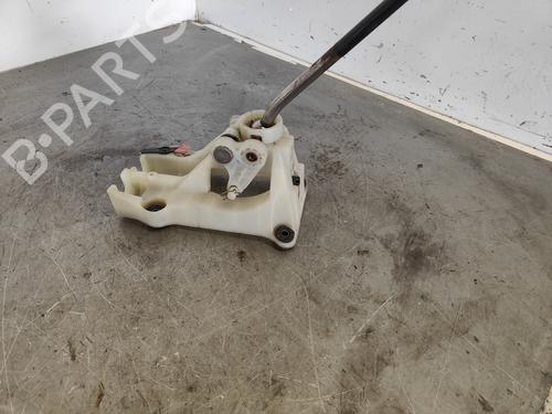 Used Gear lever TOYOTA YARIS (_P1_) 1.0 (SCP10_, SCP10R) (68 hp) 24174911