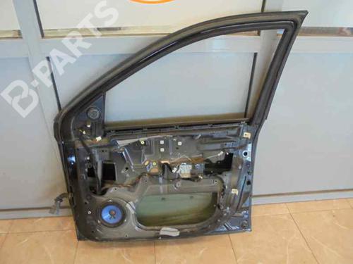 Right front door KIA SORENTO I (JC) 2.5 CRDi 4WD | BP5597424C3 