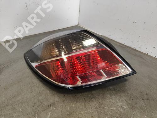 Venstre baglygte OPEL ASTRA H GTC (A04) 1.9 CDTi (L08) (150 hp) 11057376