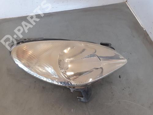 Right headlight CITROËN XSARA PICASSO (N68) 2.0 HDi (90 hp) 9826133