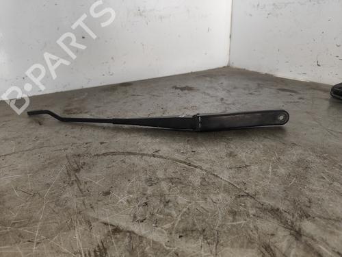 Used Front windshield wiper arm FIAT STILO (192_) 1.2 16V (192_XA1B) (80 hp) 29731828