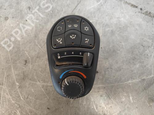 Used Climate control RENAULT ESPACE III (JE0_) 2.2 dCi (JE0S) (115 hp) 17638339