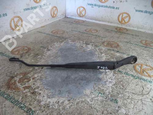 Used Front windshield wiper arm NISSAN MICRA III (K12) 1.2 16V (65 hp) 3527123