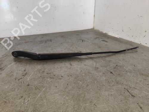 front-windshield-wiper-arm-renault-clio-iii-br01-cr01-2005-2006-2007-2008-2009-2010-2011-2012-2013-2014-37015529 main image