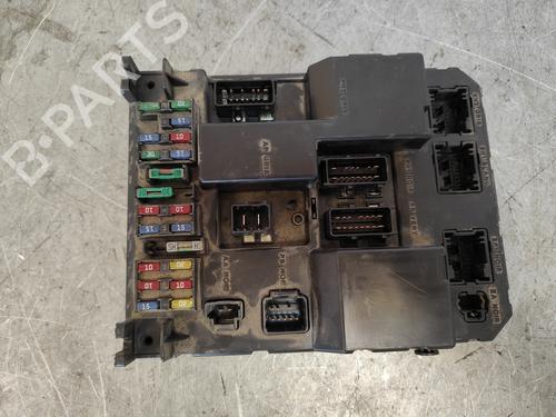 Used Fuse box Fuse box 36223715 36223715