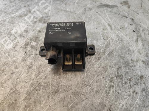 Module électronique MERCEDES-BENZ E-CLASS (W211) E 270 CDI (211.016) (177 hp) 27719352