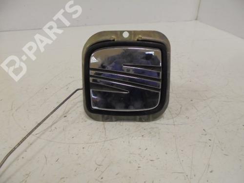 Used Tailgate handle SEAT CORDOBA (6K1, 6K2) 1.9 SDI (68 hp) 6804156