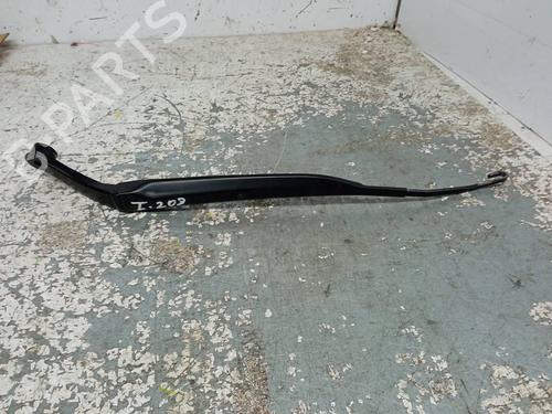 Used Front windshield wiper arm Front windshield wiper arm 3526617 3526617