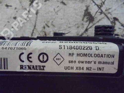 Fuse box RENAULT MEGANE II Saloon (LM0/1_)  | BP6121015E1 