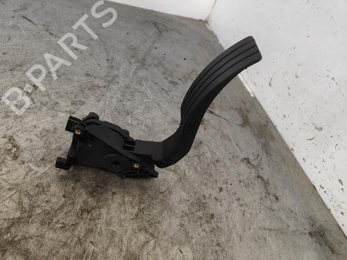 Pédale RENAULT CLIO IV (BH_) [2012-2021]  27606698