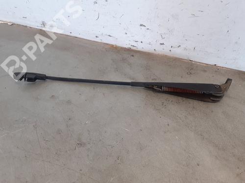 Used Front windshield wiper arm RENAULT 5 (122_) 1.1 (1227, 1397) (45 hp) 9740422