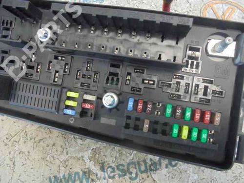 Fuse box OPEL VECTRA C (Z02) 1.9 CDTI (F69) | BP2496557E1 