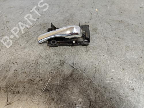 Venstre fortil invendig håndtag ALFA ROMEO GT (937_) 1.9 JTD (937CXN1B) (150 hp) 24653862