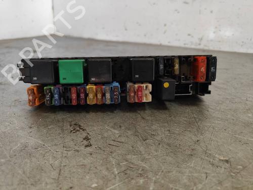 Used Fuse box Fuse box 39533072 39533072