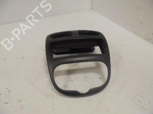 Used Air vent PEUGEOT 206 Hatchback (2A/C) 1.4 i (75 hp) 12515403