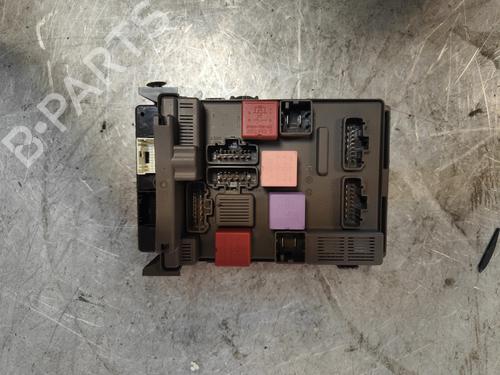 Used Fuse box RENAULT LAGUNA II (BG0/1_) 2.0 16V (BG03, BG0Z, BG0T, BG1Y) (170 hp) 29822832