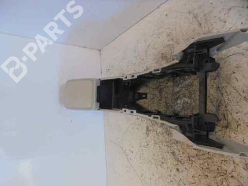 Armrest / Center console MERCEDES-BENZ CLA Shooting Brake (X117) CLA 200 CDI / d (117.908) | BP7154295I20 