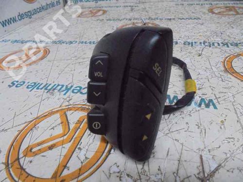 Used Steering wheel controls TOYOTA COROLLA Verso (_E12_) 1.6 VVT-i (ZZE121_, ZZE121R) (110 hp) 2492896