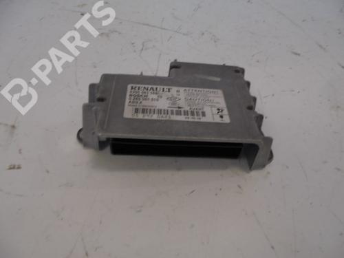 Airbag styreenhed RENAULT CLIO III (BR0/1, CR0/1) [2005-2014]  6468395