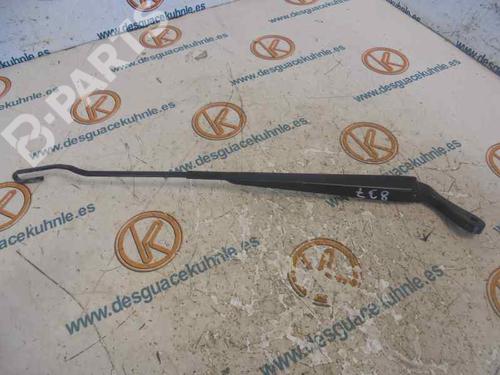 Used Front windshield wiper arm CHRYSLER VOYAGER IV (RG, RS) 3.3 Flex-Fuel (174 hp) 3524834
