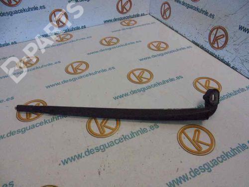 Used Front windshield wiper arm SEAT LEON (1P1) 1.9 TDI (90 hp) 3524962