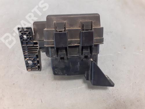 Used Fuse box RENAULT MEGANE III Hatchback (BZ0/1_, B3_) 1.2 TCe (BZ2B, BZ11) (116 hp) 9509077