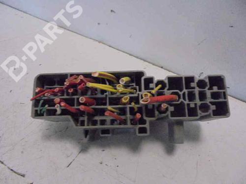 Fuse box RENAULT MEGANE II Saloon (LM0/1_) | BP5387388E1
