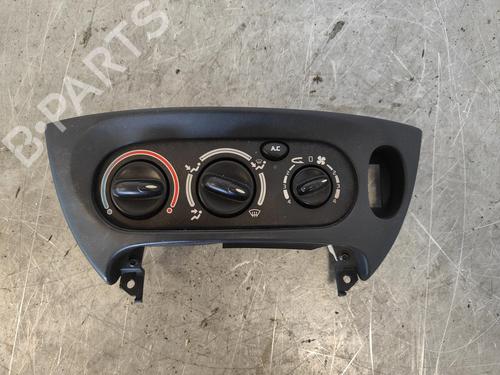 Used Climate control RENAULT MEGANE I Coach (DA0/1_) [1996-2003]  13241788