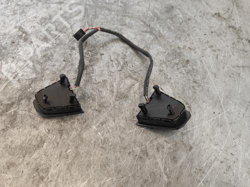 Steering wheel controls RENAULT CLIO IV (BH_)  | BP27573098E15 