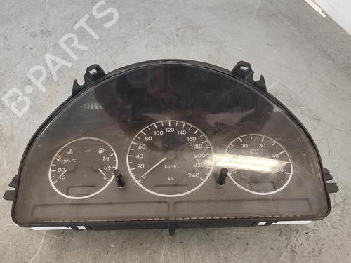 Used Instrument cluster MERCEDES-BENZ M-CLASS (W163) ML 270 CDI (163.113) (163 hp) 15670952