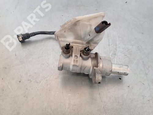 Used Brake master cylinder PEUGEOT 308 I (4A_, 4C_) [2007-2016]  7556100