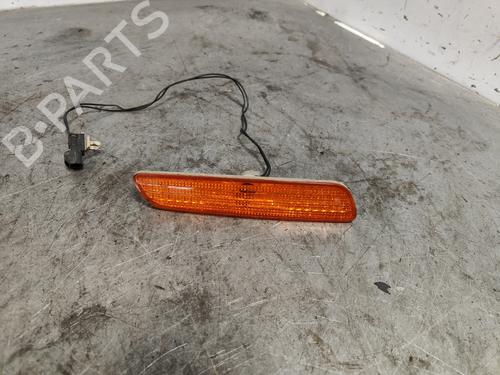 Used Right front indicator VOLVO V40 Estate (645) 2.0 (136 hp) 26239349