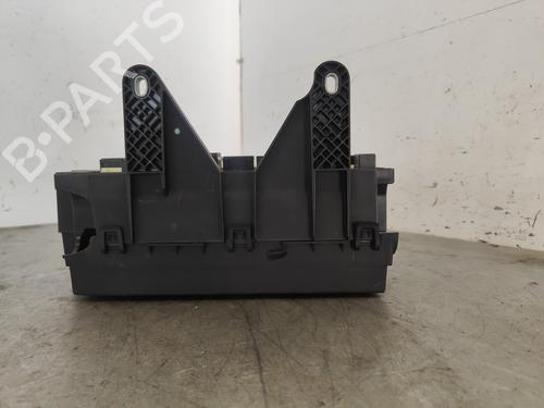 Fuse box JAGUAR XE (X760) 2.0 D AWD | BP29861977E1